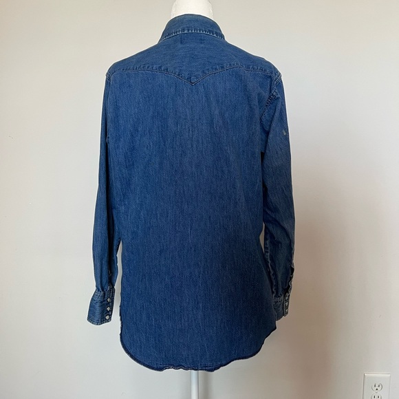 Vintage Wrangler pearl snap button down denim shirt. - Picture 3 of 6